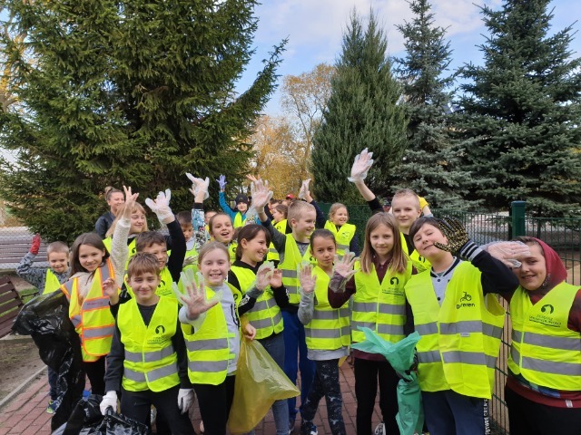 Podsumowanie akcji ekologicznej „Sprzątanie Świata” realizowanej w ramach projektu pn. „Przyjaciele natury w  Pułtusku